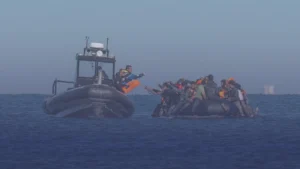 العفو الدولية تحذر من خطوة بريطانية قد تقوض حماية اللاجئين