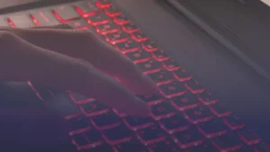 تحذير من عملية احتيال مصرفية “متطورة” تجتاح بريطانيا… وتكبد الضحايا خسائر تفوق مليون باوند