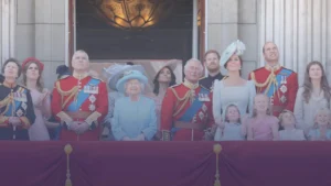 التايمز: هل حان الوقت لكشف أسرار العائلة الملكية البريطانية؟