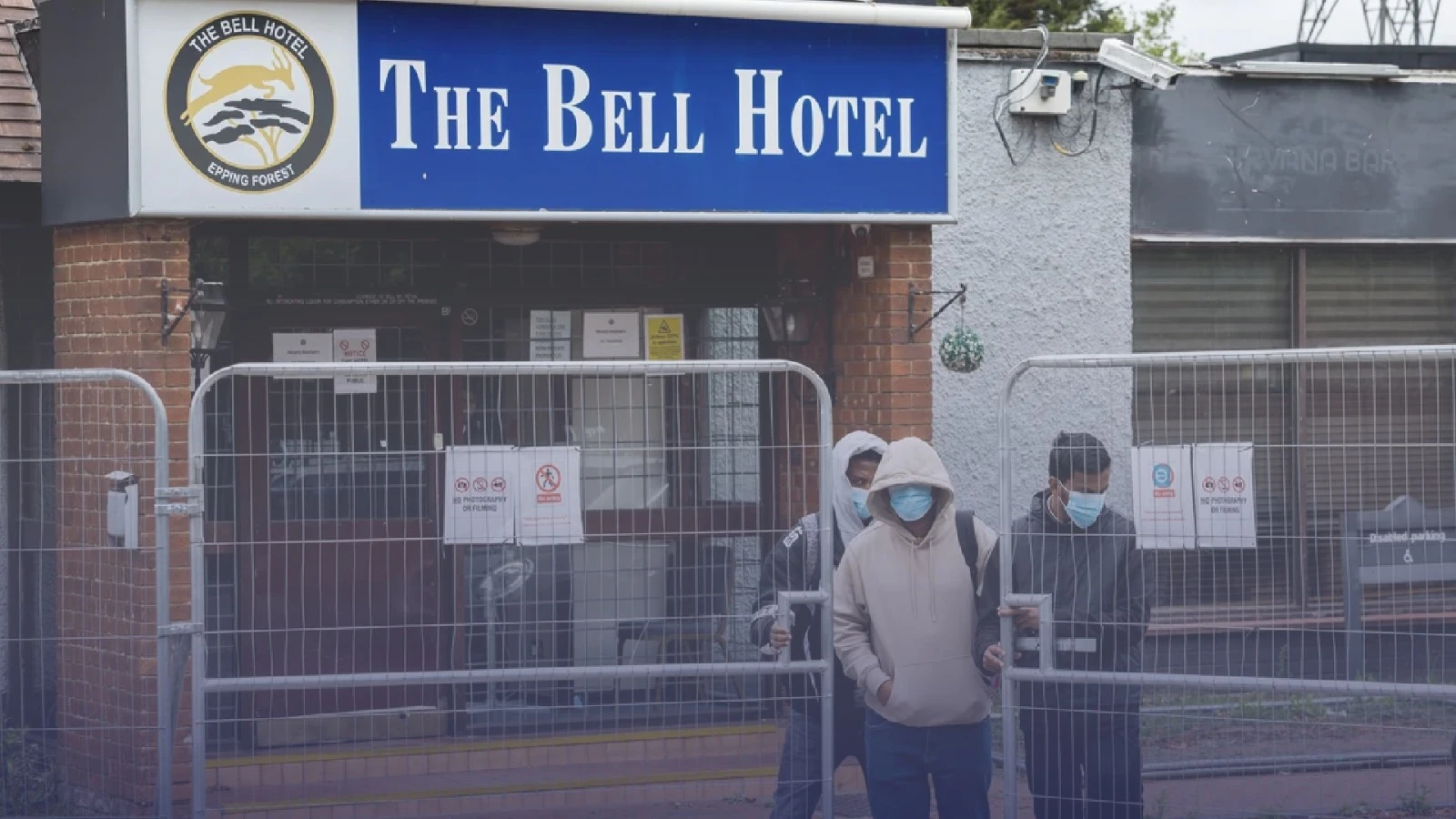 اختفاء يومي للاجئين من فنادق الإيواء يضع حكومة ستارمر في دائرة الاتهام