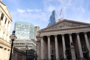 تغييرات مرتقبة على عطلات البنوك في بريطانيا لعام 2026