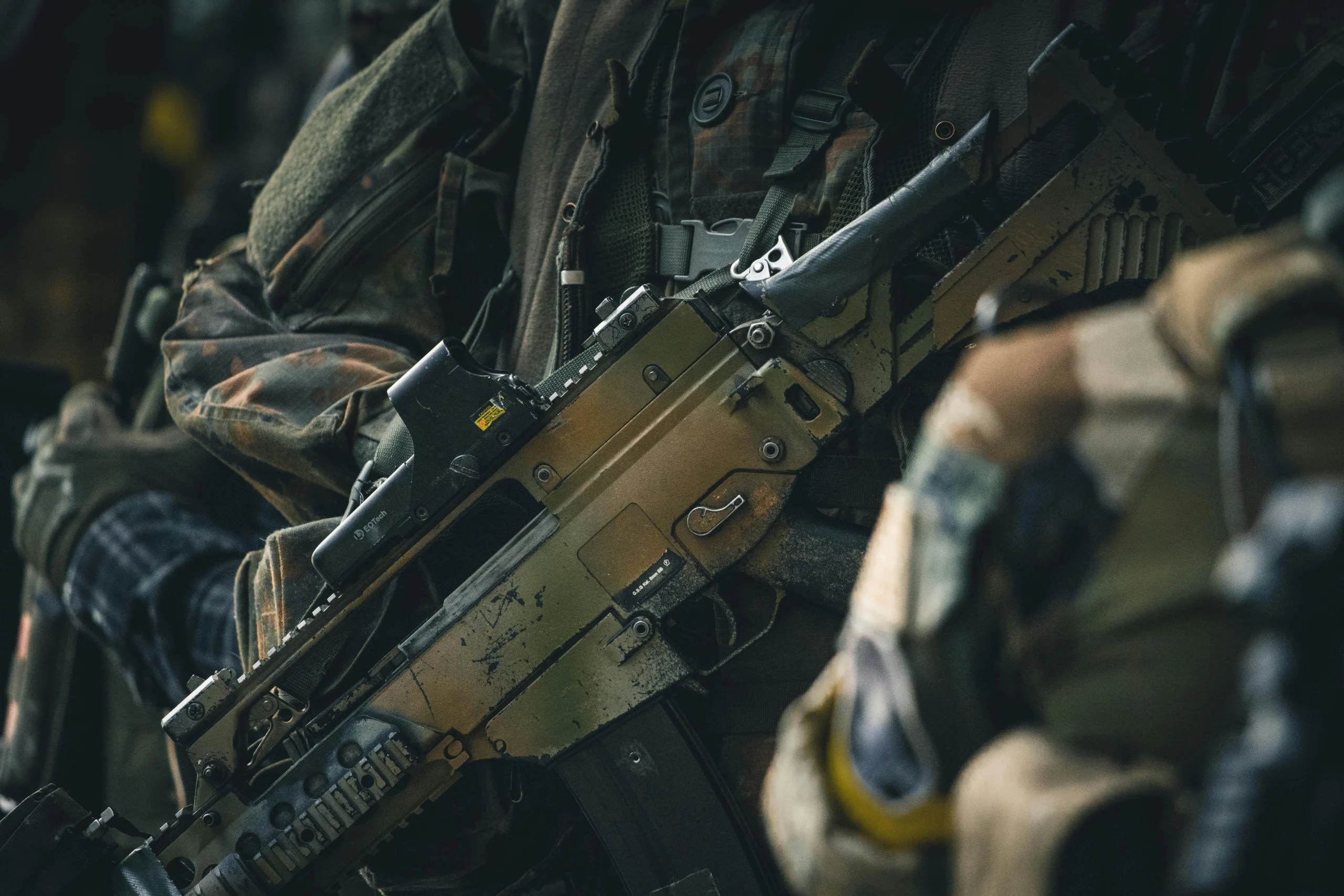 ديكلاسيفايد: ما مدى خطورة سياسة نايجل فاراج الخارجية إذا وصل إلى الحكم؟