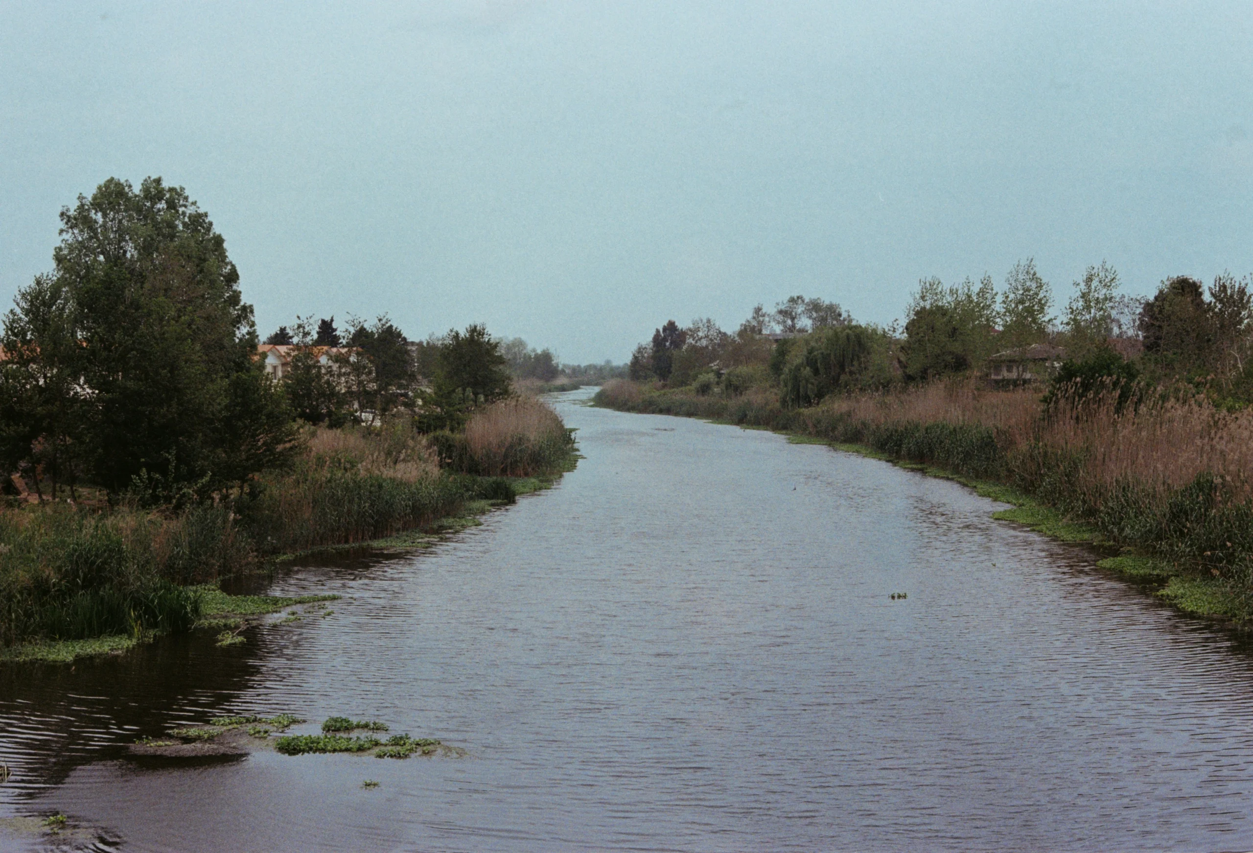 مخاوف فيضانات بعد انهيار جزئي لقناة في بلدة ويتشرش البريطانية