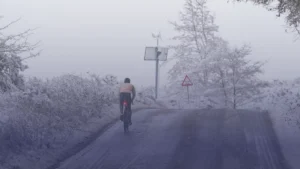 أمطار متجمدة تضرب مناطق بريطانية وتحذيرات رسمية من مخاطر الطقس القاسي