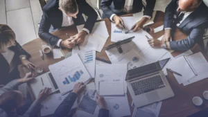 أهم 10 مجالات أعمال مرشحة للنمو في بريطانيا عام 2026