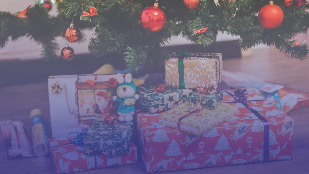 استطلاع: نصف البريطانيين يقلصون الإنفاق على الهدايا في 2025