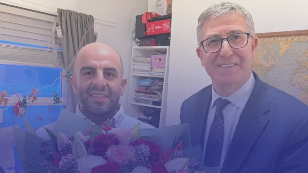 السفارة الجزائرية تتابع علاج سمير زيتوني والقنصل العام يزوره في لندن