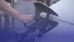 لماذا قد لا يتحول ملايين السائقين في بريطانيا إلى السيارات الكهربائية؟