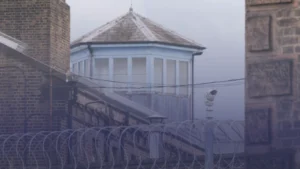 بريطانيا تستثني موظفي السجون الأجانب من شروط التأشيرات المشددة