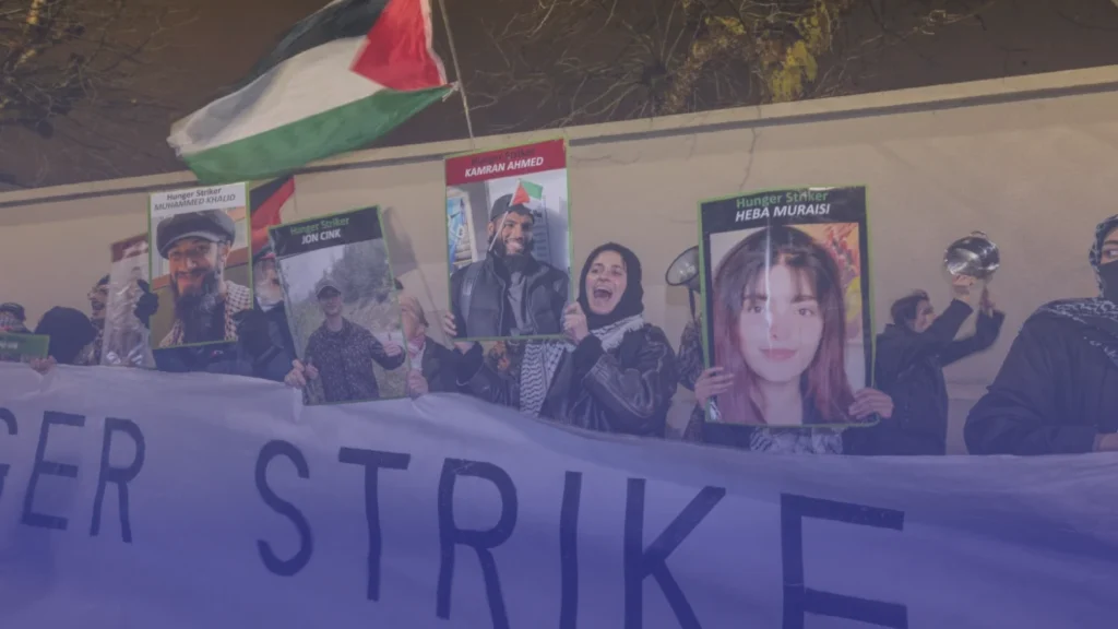 أربعة من نشطاء "بال أكشن" يدخلون مرحلة حرجة مع استمرار إضرابهم عن الطعام