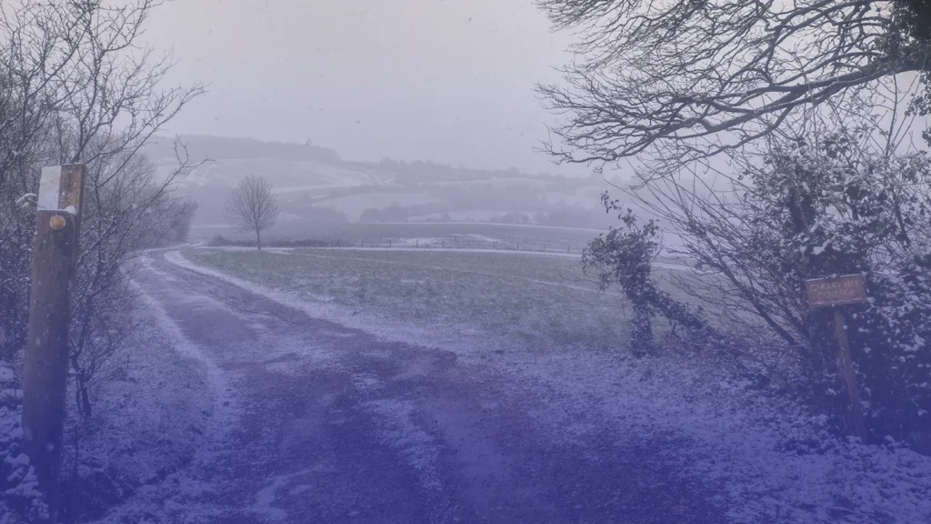 تحذير صحي في بريطانيا مع موجة برد قاسية خلال عطلة عيد الميلاد 2025