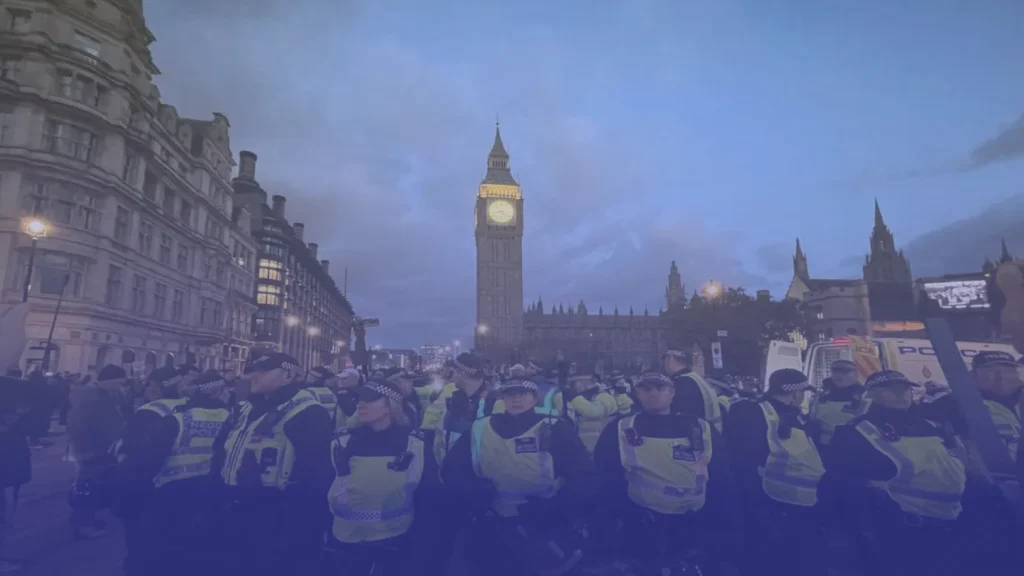 تحرك قانوني ضد شرطة لندن بسبب تقاعسها عن منع احتجاج معادٍ للمسلمين