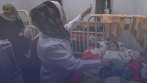 إسرائيل تخطط لإلغاء تراخيص 37 منظمة دولية عاملة في غزة