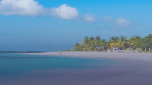 جزيرة بريطانية بدرجة حرارة 28 مئوية في يناير تُصنَّف الأكثر أمانًا