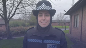 ابتكار حجاب موحد للشرطيات المسلمات: خطوة رمزية أم إصلاح مؤسسي حقيقي؟