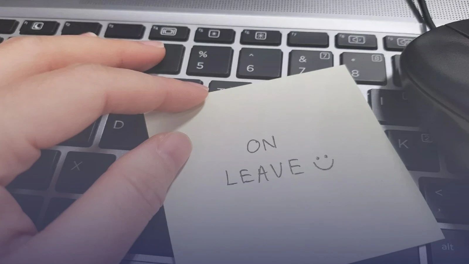 كيف تمنحك 28 يوم إجازة سنوية 63 يوم عطلة في 2026؟