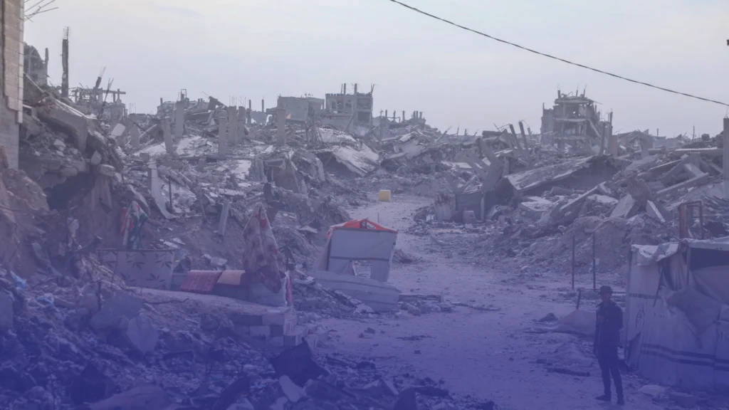 غزة خلف الخط الأصفر آلاف الفلسطينيين محرومون من العودة لمنازلهم بعد العدوان