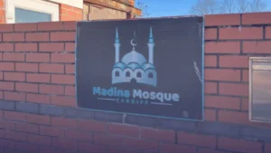 اتهام شخصين بالتخطيط لهجمات على مسجد ومقبرة يهودية في كارديف