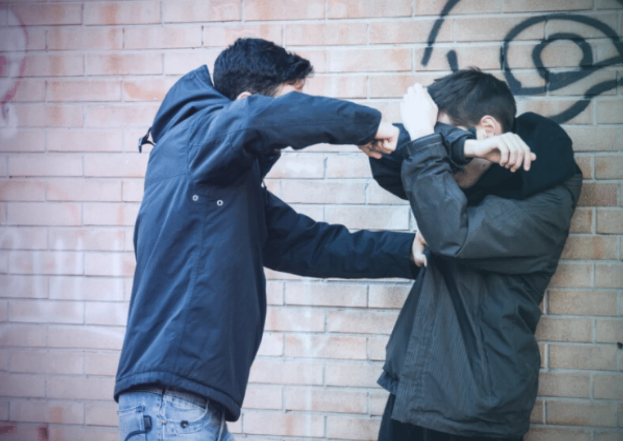 قرار صادم: فصل سائق حافلة بعد مطاردته لصًا في لندن