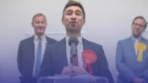 متضامنون مع فلسطين ينجحون بإلغاء زيارة نائب صهيوني لإحدى المدارس