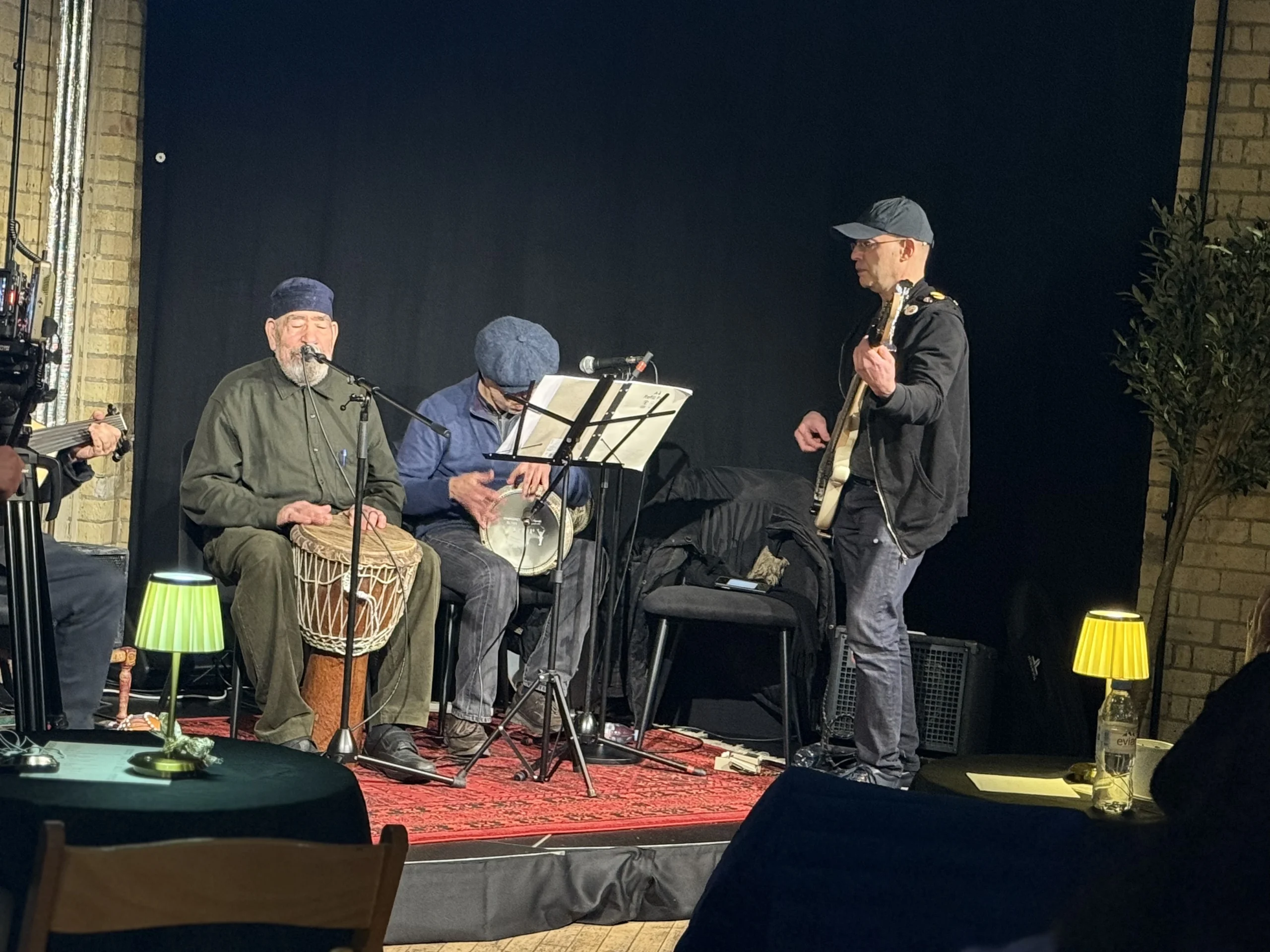 سهرة أمازيغية في لندن تستحضر الهوية والذاكرة وتربط الفن بالتضامن الإنساني