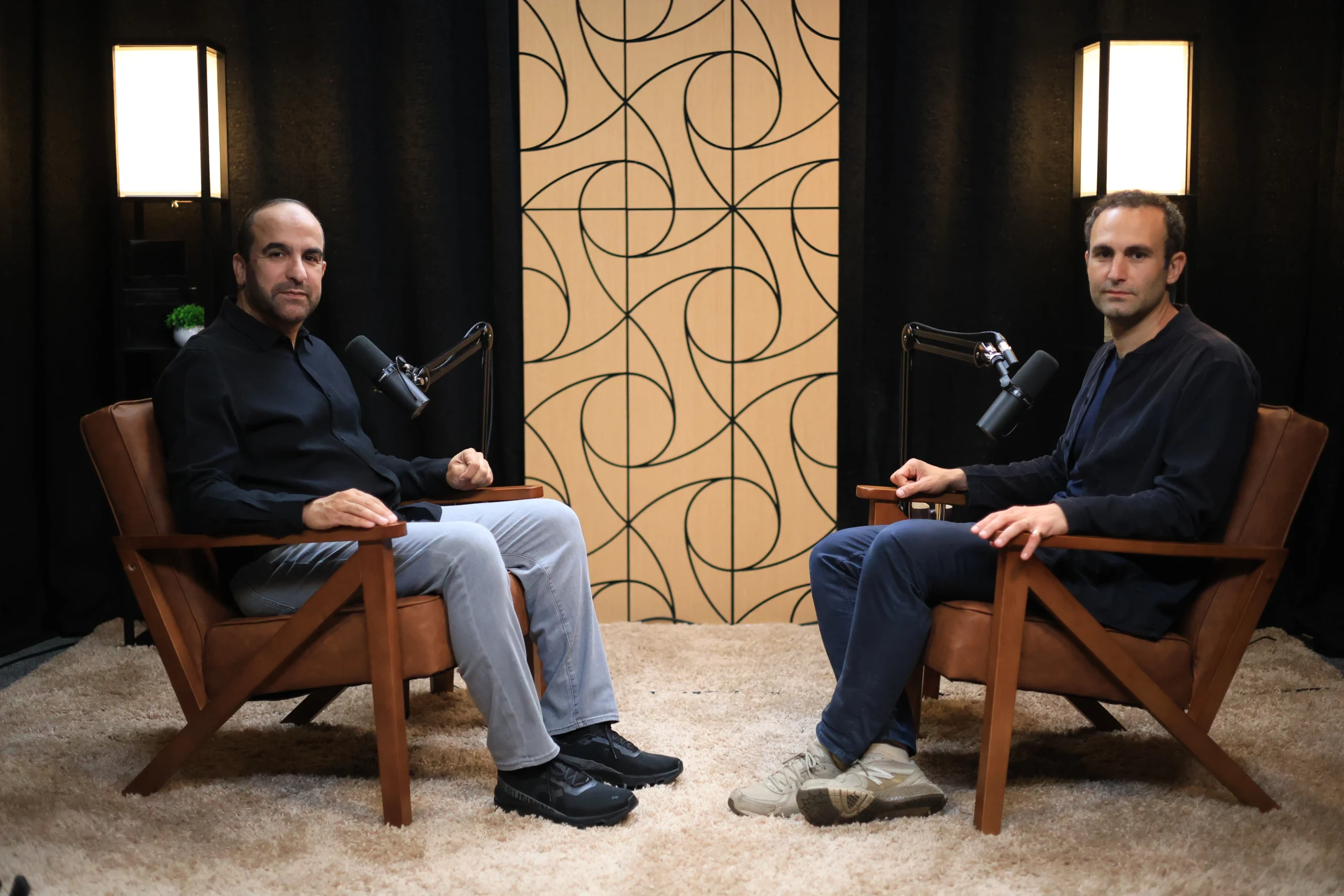 حلقات صنعت الأثر.. كيف تحوّل بودكاست عرب إلى ذاكرة العرب في بريطانيا