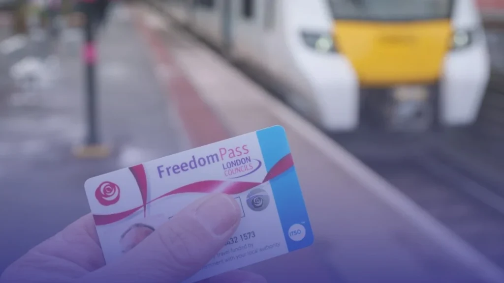 غضب واسع ضد خطط تقييد بطاقة المواصلات المجانية في لندن