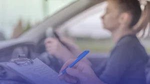 الغش في اختبارات القيادة في بريطانيا يرتفع بنسبة 50% خلال عام 2025