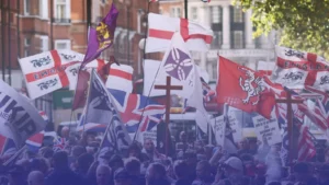 الشرطة البريطانية تمنع مسيرة لليمين المتطرف في منطقة ذات أغلبية مسلمة