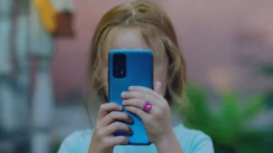 ماذا بعد تصويت مجلس اللوردات على حظر مواقع التواصل الاجتماعي لمن هم دون 16 عامًا؟