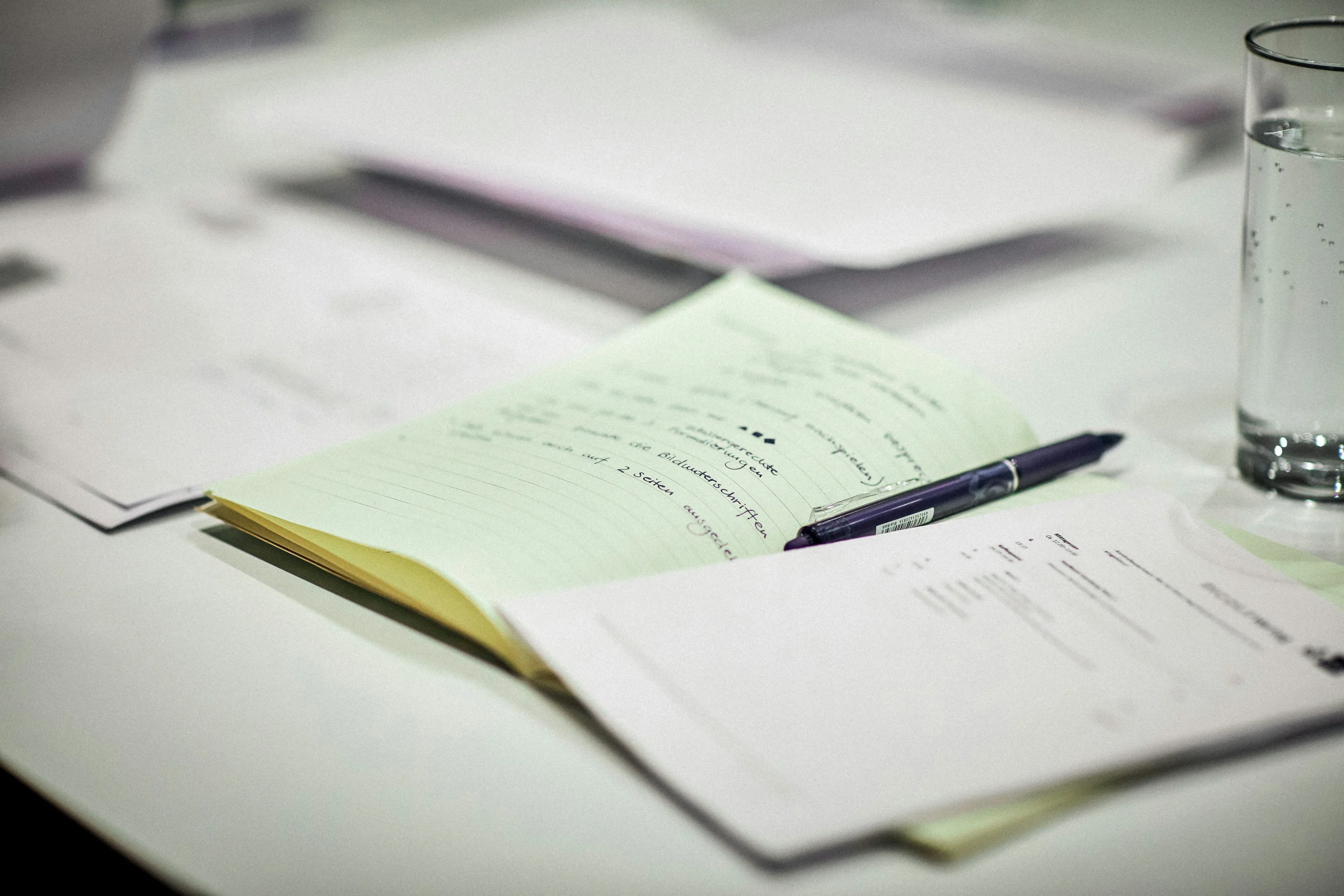 قرار صادم: فصل سائق حافلة بعد مطاردته لصًا في لندن