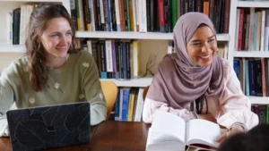 دراسة: مسلمو بريطانيا أكثر ولاءً للبلاد وتمسكًا بالقيم الديمقراطية