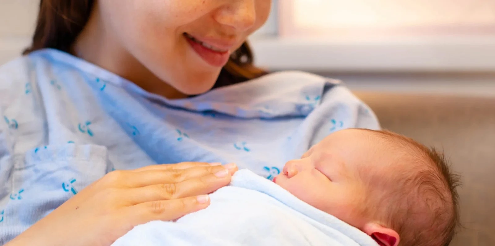 سيدة عربية تصنع التاريخ بأول ولادة قيصرية ذاتية في اسكتلندا