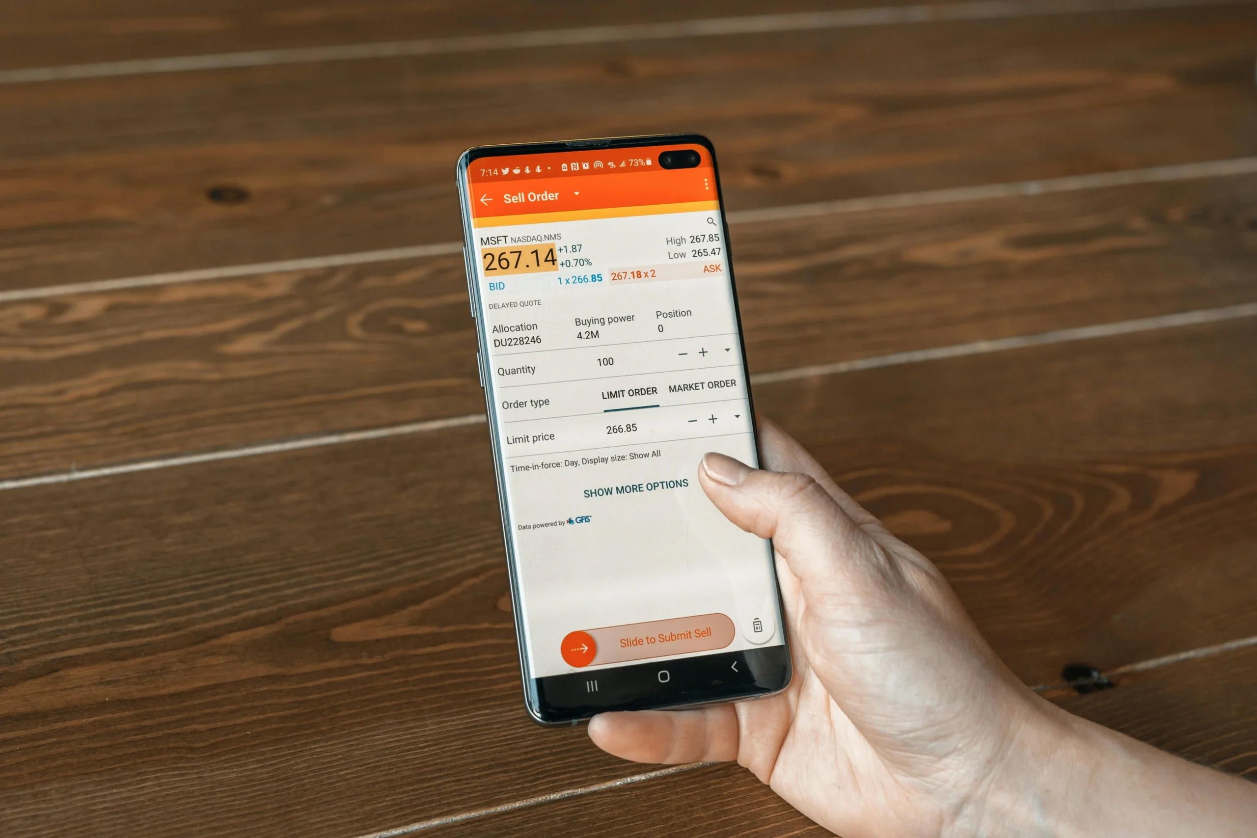 بنك سانتاندير يغلق 44 فرعًا في بريطانيا و291 وظيفة مهددة بالخطر