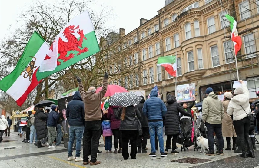 مدن ويلزية تشهد احتجاجات واسعة ضد العنف في سوريا وإيران