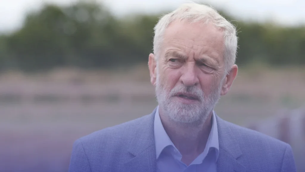 كوربين يجدد اتهامه لحكومة ستارمر بالتورط في إبادة غزة مستشهدًا برسائل ستريتنغ
