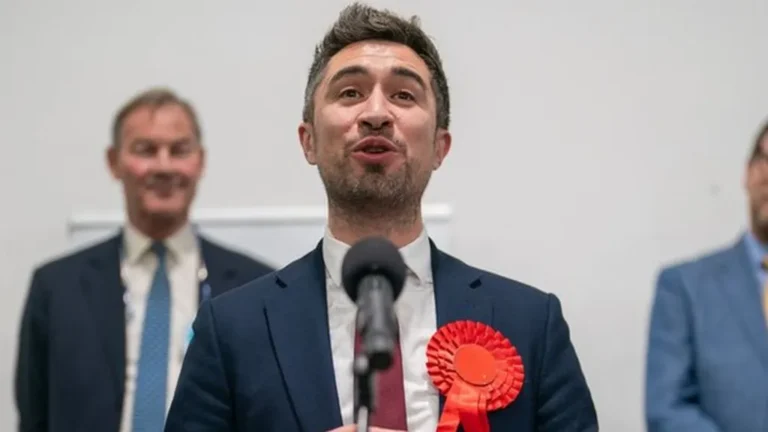 انتصار قانوني للمدرسة التي طردت النائب المؤيد لإسرائيل