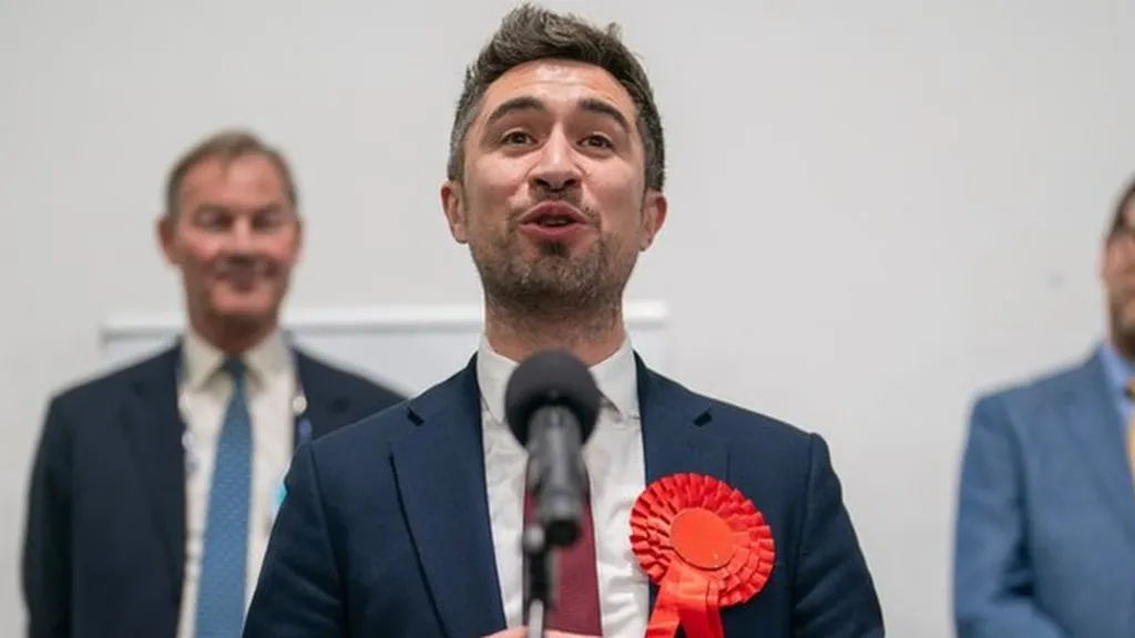 انتصار قانوني للمدرسة التي طردت النائب المؤيد لإسرائيل