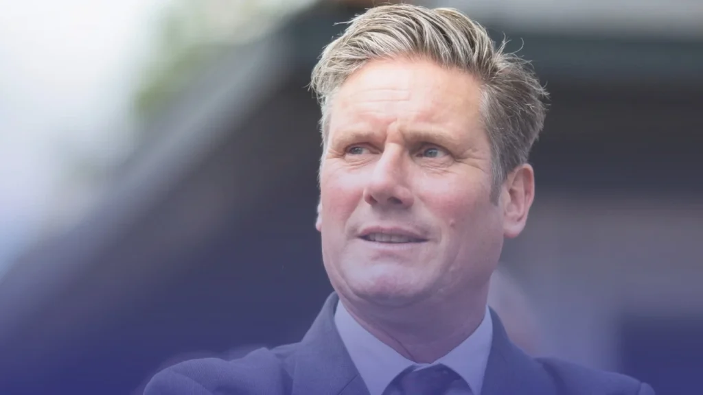 ستارمر يؤكد عدم التراجع في الخلاف مع إيلون ماسك حول فضيحة "غروك"