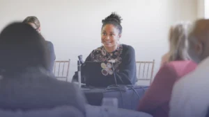 مدرسة حكومية جديدة في بريطانيا لتأهيل كبار الموظفين لاستخدام الذكاء الاصطناعي