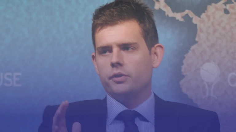 من الليبرالية إلى الإسلاموفوبيا: تحولات مرشح حزب ريفورم مات غودوين