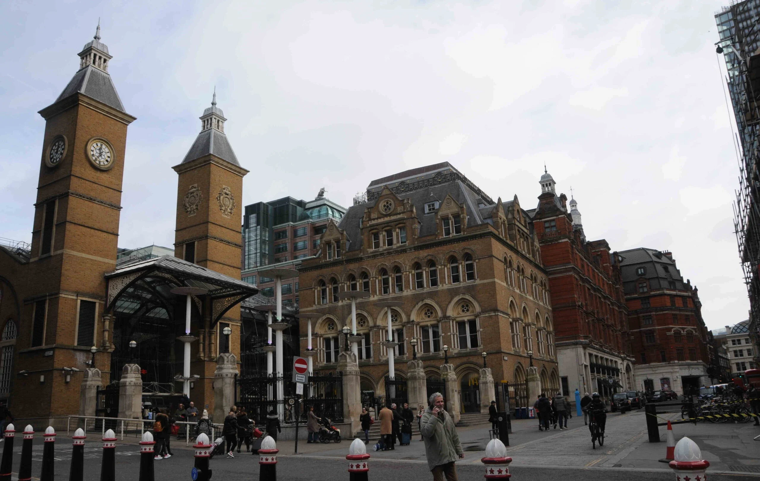 مصاعد وسلالم ومداخل جديدة.. تعرف على مميزات مشروع تطوير محطة ليفربول ستريت 2026