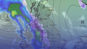 خرائط الطقس تُنذر بعاصفة ثلجية واسعة في بريطانيا
