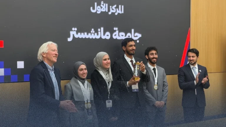 من هم الفائزون بالمراكز الفردية الأولى في مسابقة المناظرات العربية في أكسفورد؟