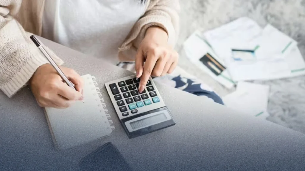 مصلحة الضرائب البريطانية تحث 700 ألف شاب على المطالبة بمدخراتهم المنسية