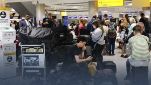 فوضى في مطار نورويتش بعد إلغاء رحلات وإرباك آلاف المسافرين