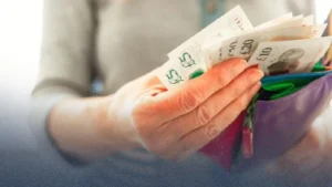 الحكومة البريطانية تؤكد زيادة 439 باوند في معاشات الدولة لعام 2026