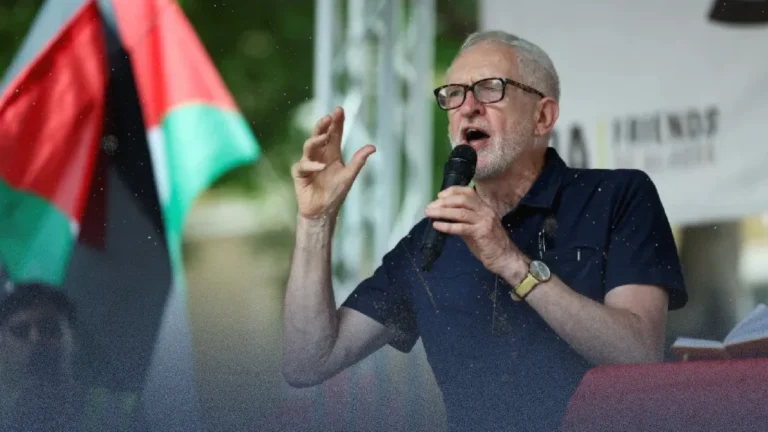 كوربين يجدد اتهامه لحكومة ستارمر بالتورط في إبادة غزة مستشهدًا برسائل ستريتنغ