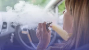 الحكومة البريطانية تحظر السجائر الإلكترونية داخل السيارات بوجود الأطفال