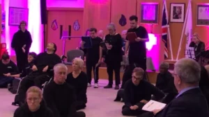 حرية التعبير تحت المساءلة: مجلس محلي يُصعّد ضد عرض مسرحي عن غزة